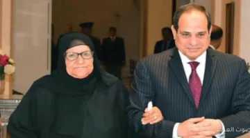 1764790960 تبرعت بذهبها بـ200 ألف جنيه لمصر والرئيس السيسي كرمها تعرفوا