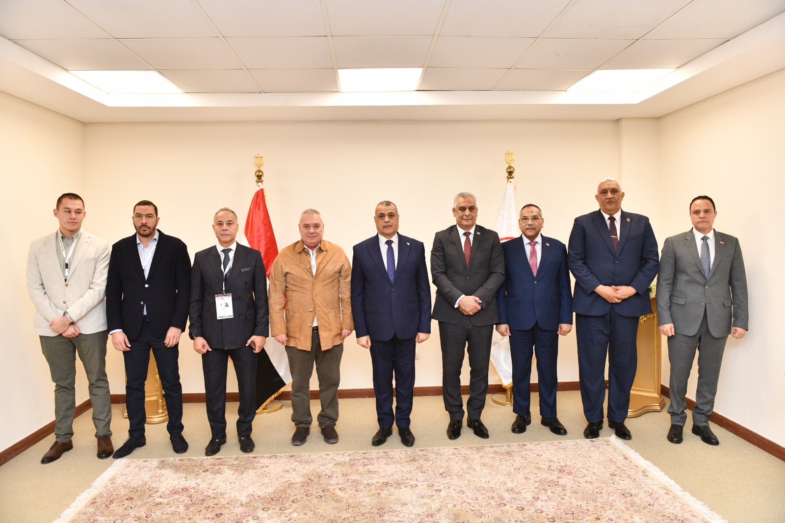 1764839245 195 وزير الإنتاج الحربي يحضر توقيع عقد تعاون في التصنيع العسكري