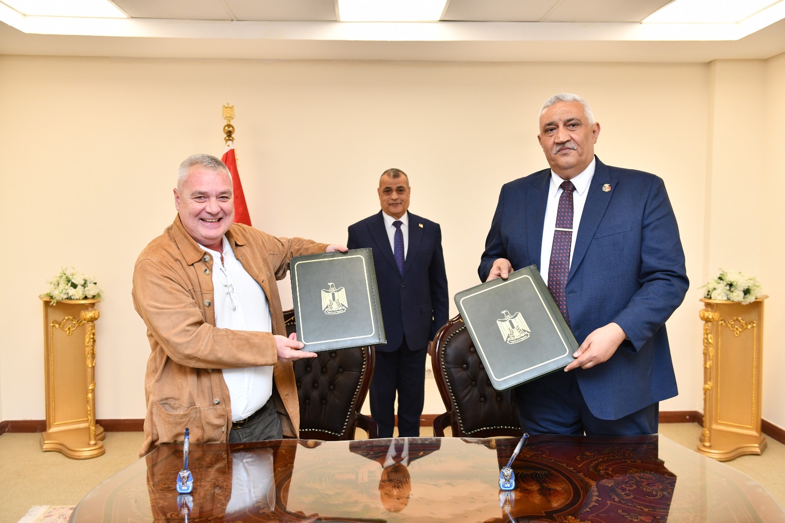 1764839245 797 وزير الإنتاج الحربي يحضر توقيع عقد تعاون في التصنيع العسكري