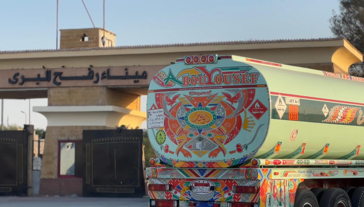 1764842142 50 الهلال الأحمر يرسل القافلة رقم 87 زاد العزة لغزة