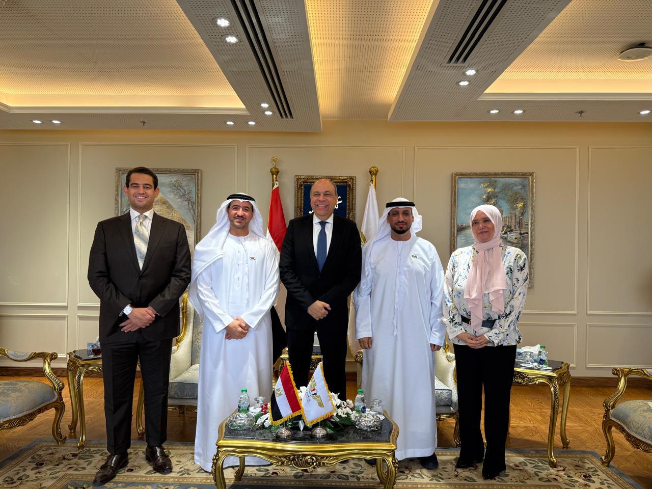 اجتماع بين وزير الطيران المدني ووفد أبوظبي للطيران