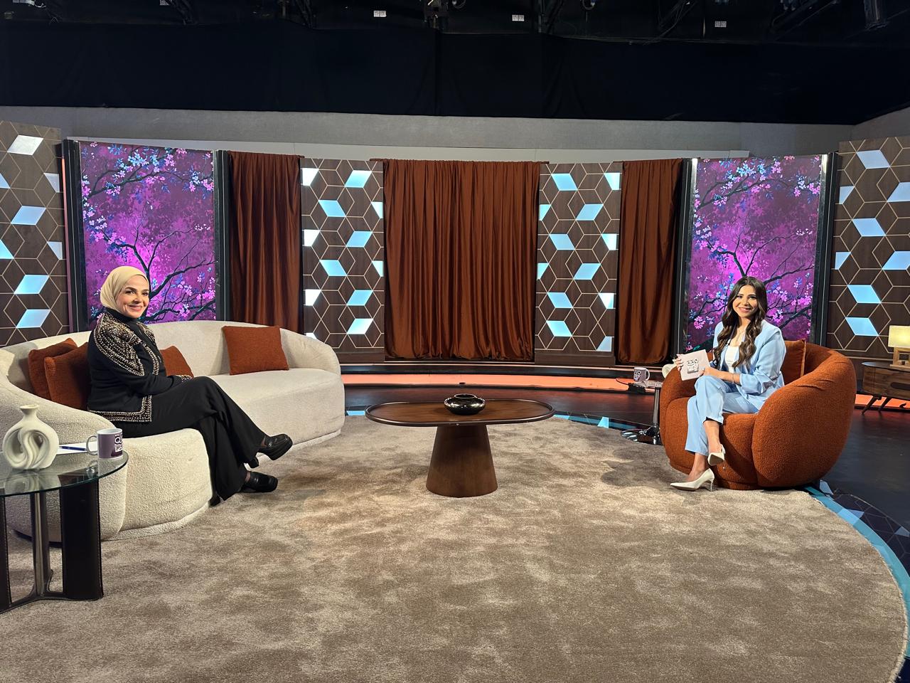 1764870569 996 مني عبد الغني كنت بحب التمثيل من وأنا صغيرة رغم