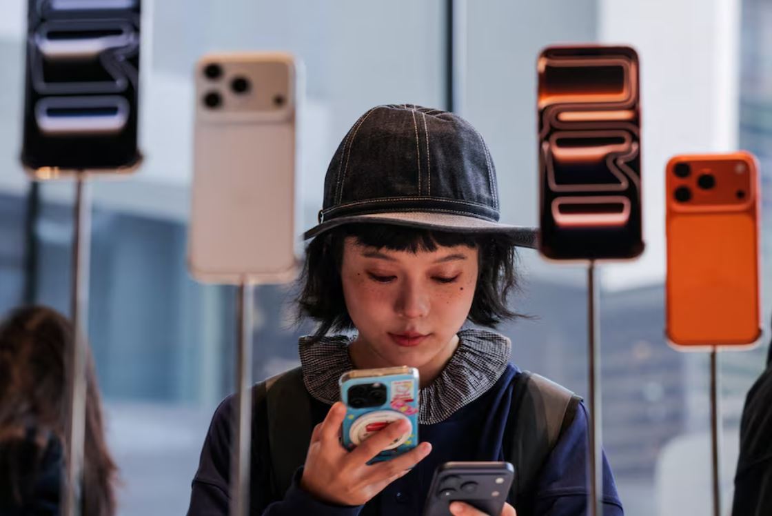 آيفون 17 يشعل المنافسة شحنات الموبايلات زادت 15 رغم التحديات