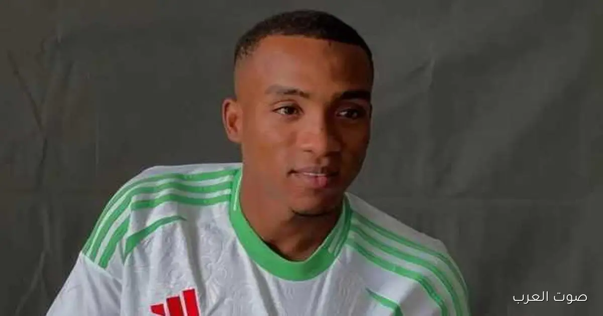 أول خطوة من الأهلي في صفقة الجزائري أشرف عبادة