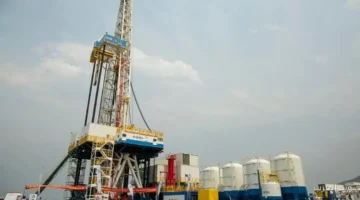 استقرار أسعار النفط في ظل المخاوف من المخاطر الجيوسياسية على