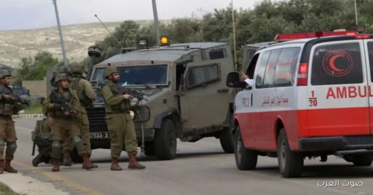 الاحتلال بيمنع فرق الهلال الأحمر من الوصول لمصاب قرب قرية “أم صفا”