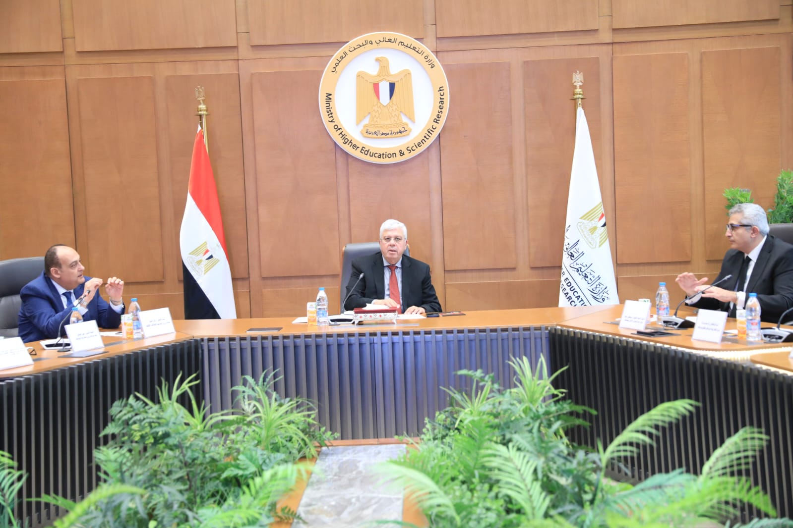 التعليم العالي الرئيس السيسي مهتم بالبعثات علشان يقوي <a href=