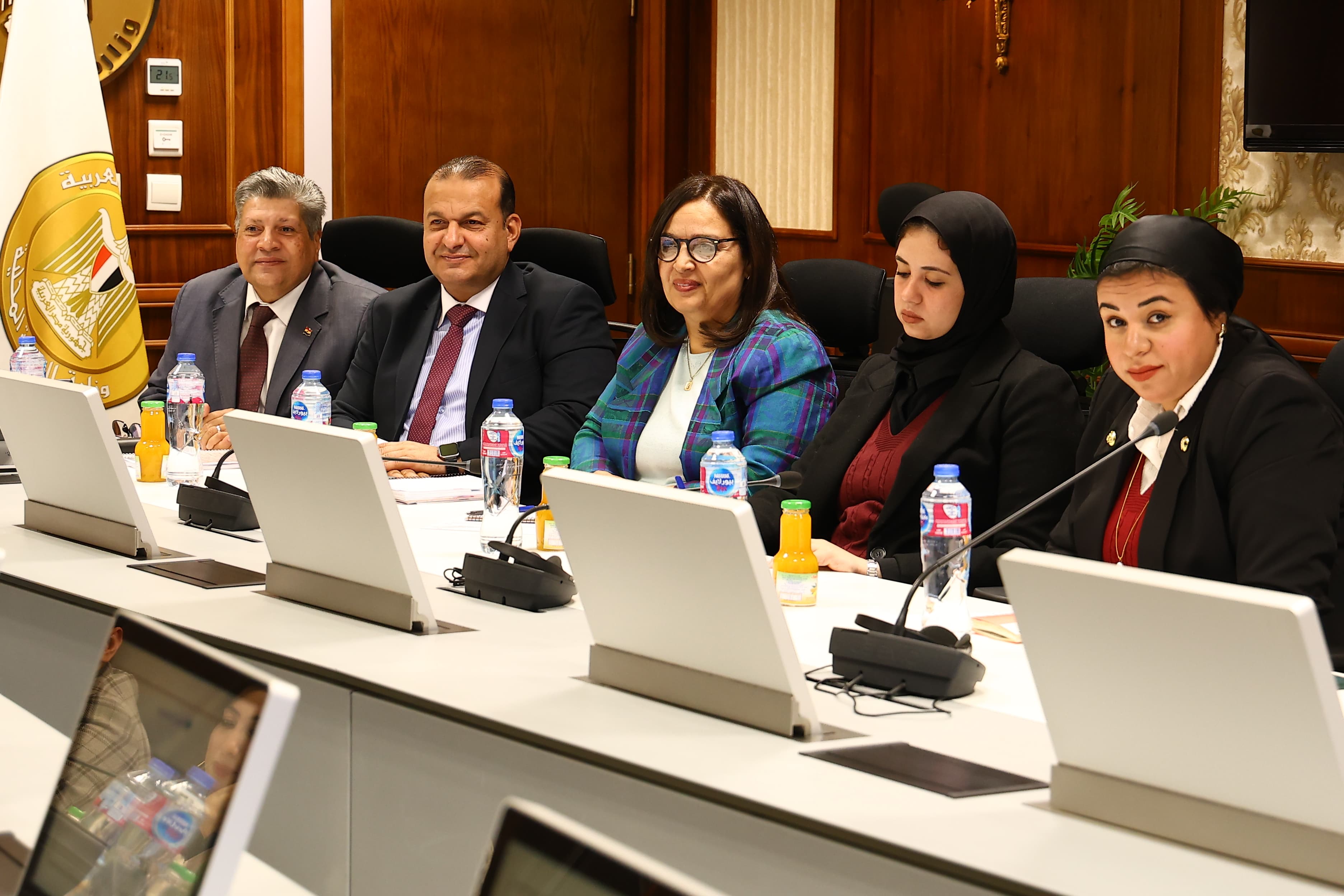 التنمية المحلية تناقش مع اتحاد الشباب فكرة زراعة 100 مليون