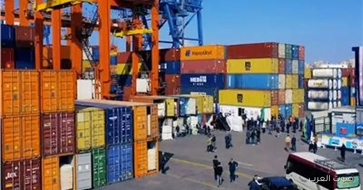 الجمارك تحقق 12.8 مليون جنيه من بيع بضائع في مزاد علني 2 الجمارك تحقق 12.8 مليون جنيه من بيع بضائع في مزاد علني