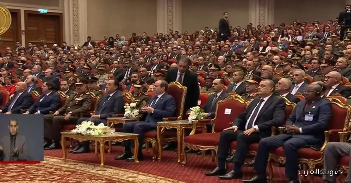 الرئيس السيسي يزور معرض "إيديكس 2025" في دورته الرابعة 2 الرئيس السيسي يزور معرض “إيديكس 2025” في دورته الرابعة