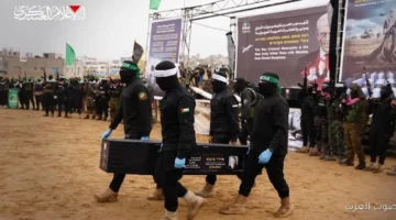 القسام وسرايا القدس يسلموا الصليب الأحمر جثة أسير إسرائيلي في