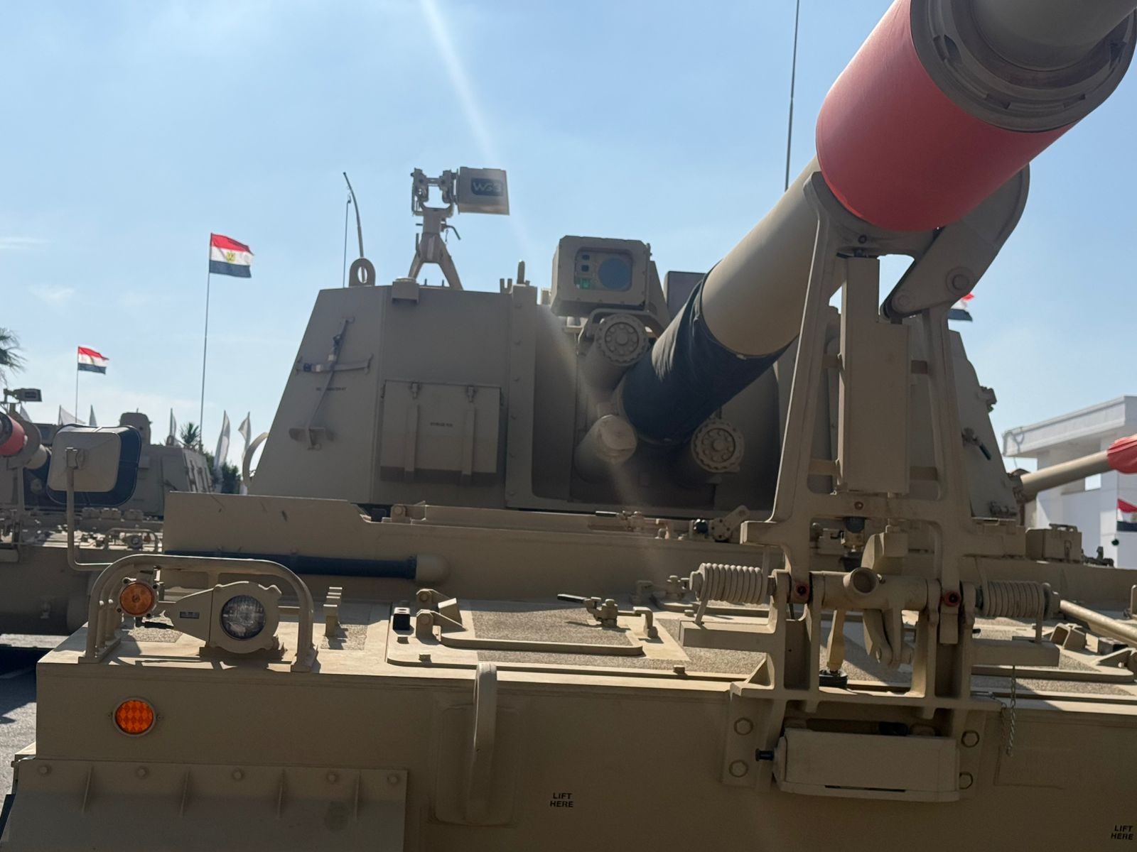 المدفع المصري EGY K9A1 يظهر بشكل مميز في معرض إيديكس