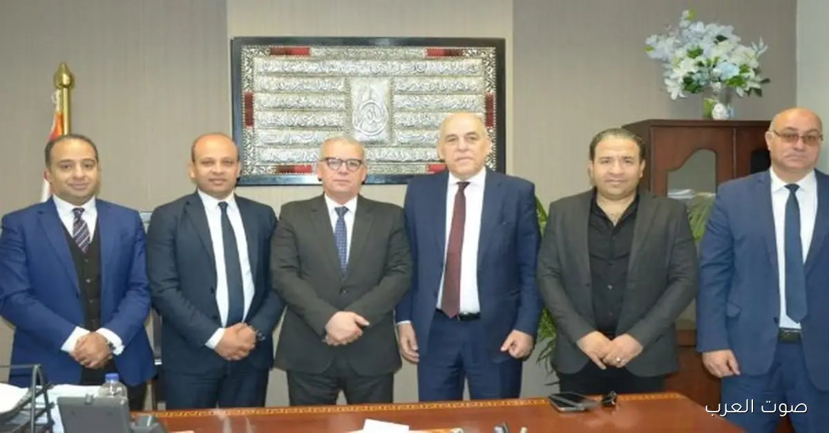 توقيع عقد لتخصيص أرض لإقامة نادٍ متكامل في مشروع دار مصر القرنفل بالتجمع الأول