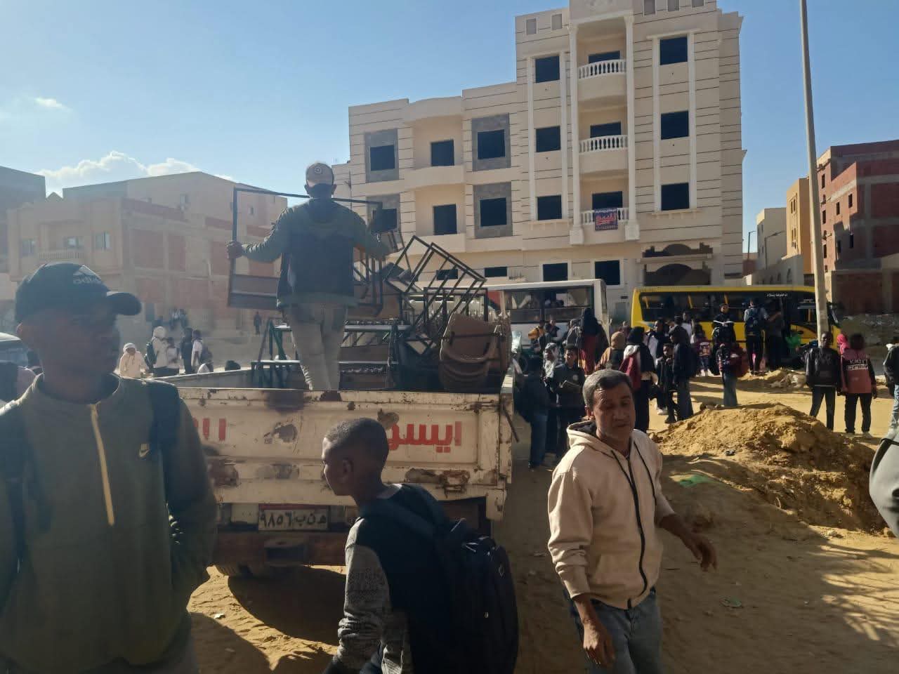 جهاز مدينة بدر يغلق وحدة سكنية حولت إلى مركز تعليمي