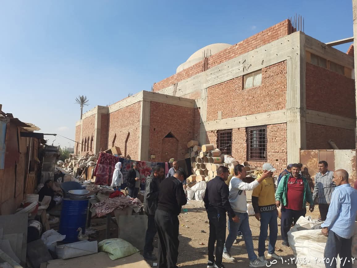 حملات لمراقبة المخالفات وإزالة التعديات في العاشر من رمضان