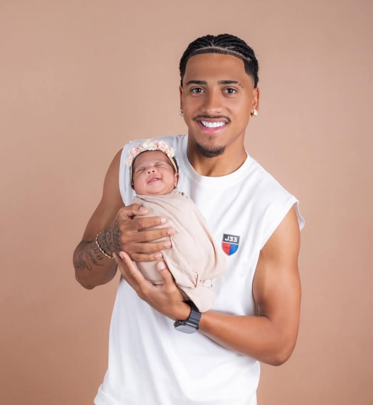 خوان بيزيرا ونشاطه مع ابنته ماريا على إنستجرام صور ممتعة