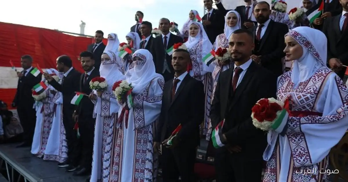 زفاف جماعي لـ 54 شاب فلسطيني في خان يونس.. صور