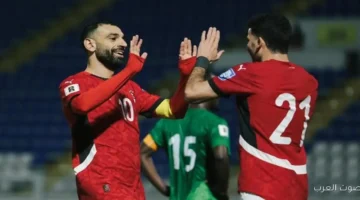 سلوت يكشف إمتى هينضم محمد صلاح لمعسكر منتخب مصر قبل