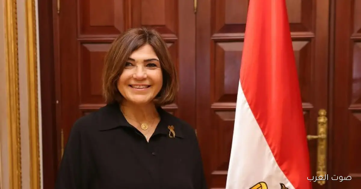 سوزان القليني بقت مستشارة إعلامية لرئيس جامعة عين شمس 2 سوزان القليني بقت مستشارة إعلامية لرئيس جامعة عين شمس