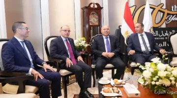 سوق رأس المال يسهم في إنشاء طبقة متوسطة حقيقية من