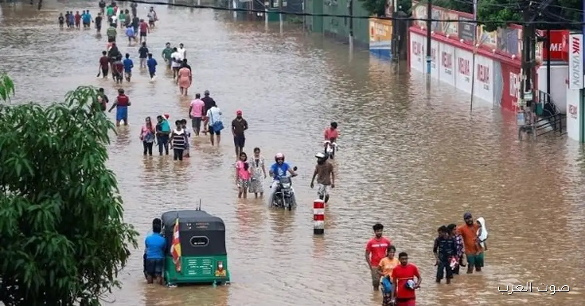 عدد ضحايا الفيضانات والانهيارات الأرضية في إندونيسيا بيزيد