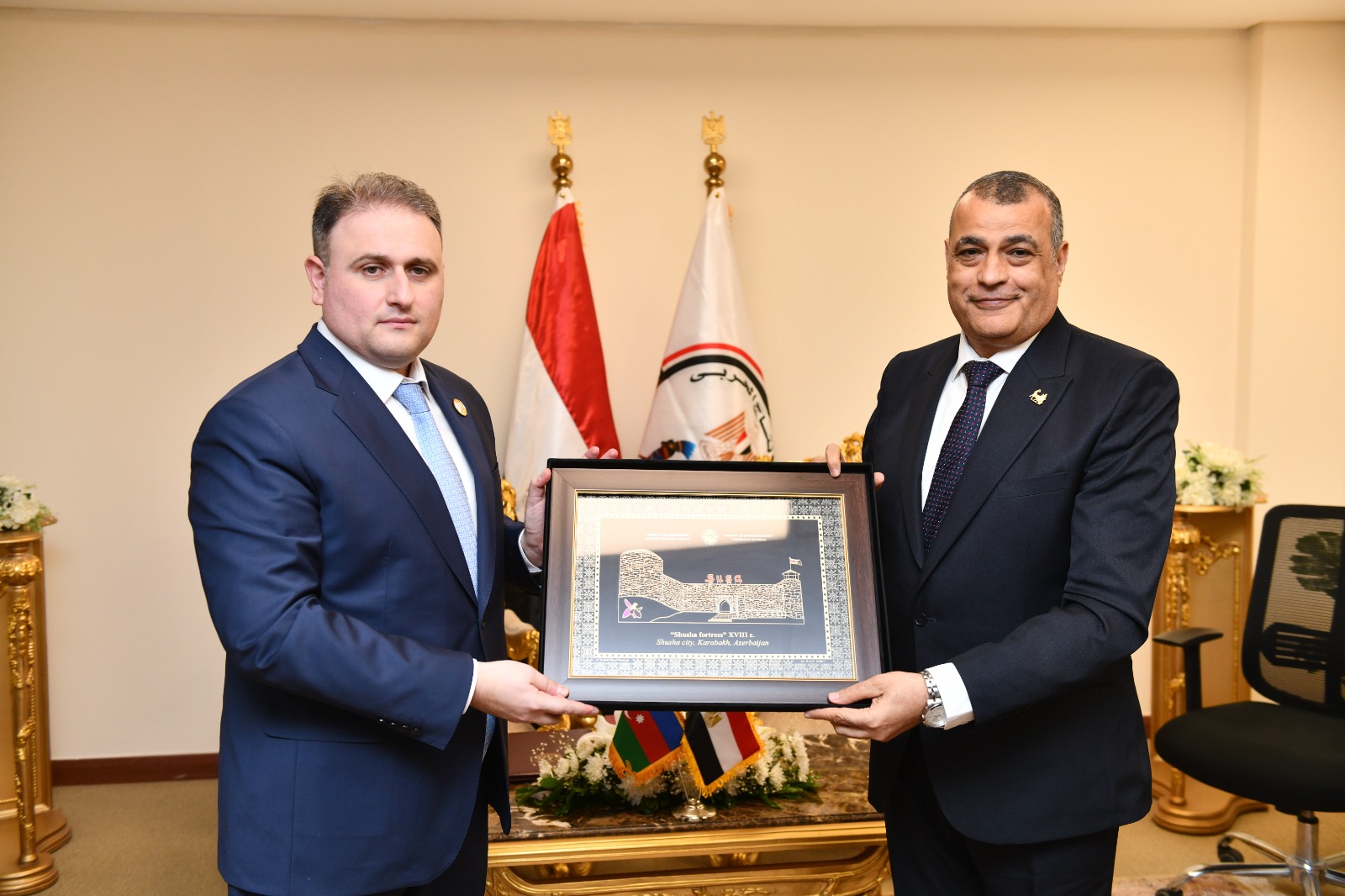 في إطار فعاليات معرض EDEX 2025 وزير الإنتاج الحربي يقابل