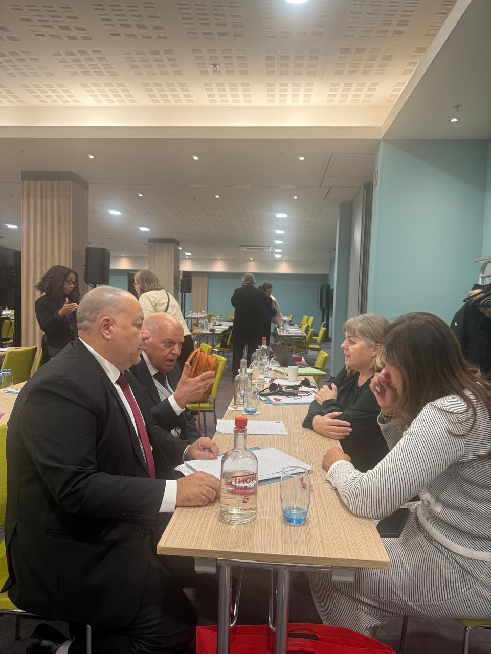 لقاء خلف الزناتي مع رئيسة اتحاد المعلمين في أستراليا صور