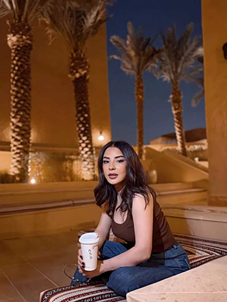 ماجي بو غصن تخطف الأنظار بإطلالة كاجوال على إنستجرام