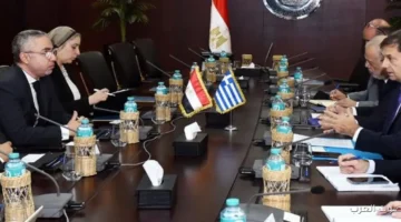 مساعد وزير الاستثمار يلتقي نائب وزير الخارجية اليوناني لمناقشة فرص