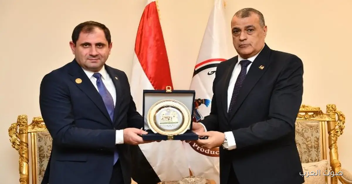 مصر وأرمينيا يتناقشوا عن “ردع 300″ و”سينا 806” في أول يوم بمعرض EDEX 2025 وإشادة بقدرات الإنتاج الحربي