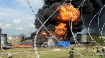 نشوب حريق في مستودع نفط في روسيا بعد هجوم بطائرة