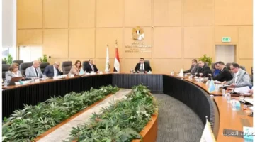 وزير الإسكان يراقب تقدم تنفيذ وحدات سكنية ضمن مشروع سكن