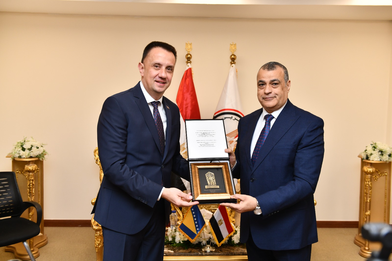 وزير الإنتاج الحربي ووزير الطاقة والتعدين البوسني يتناقشوا عن الشراكات