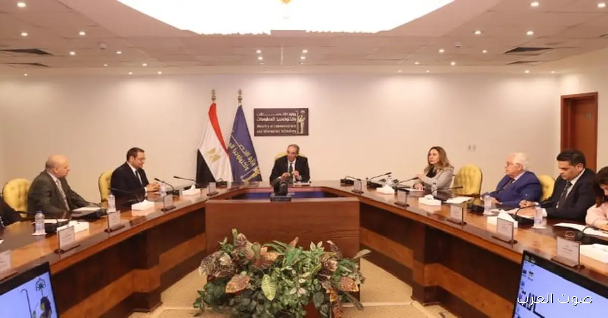 وزير الاتصالات يحضر توقيع اتفاقية بين الوزارة والهيئة العامة للاعتماد والرقابة الصحية