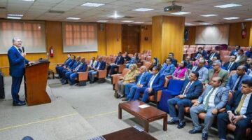 وزير البترول والثروة المعدنية يجتمع مع كوادر هيئة الثروة المعدنية