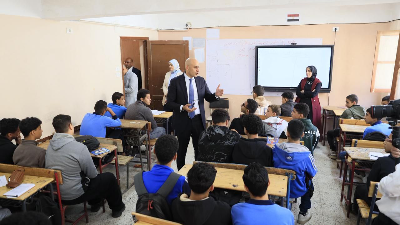 وزير التعليم يتابع نسبة الحضور في مدارس القاهرة ويطلب صيانة