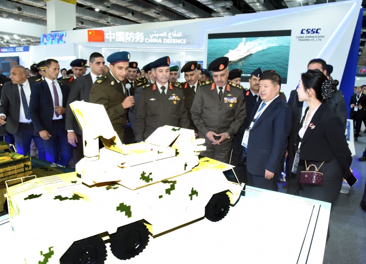 وزير الدفاع ورئيس الأركان يتقابلوا مع قادة الوفود العسكرية في