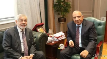 وزير الكهرباء يتابع آخر التطورات في مشروع أبيدوس 2 للطاقة