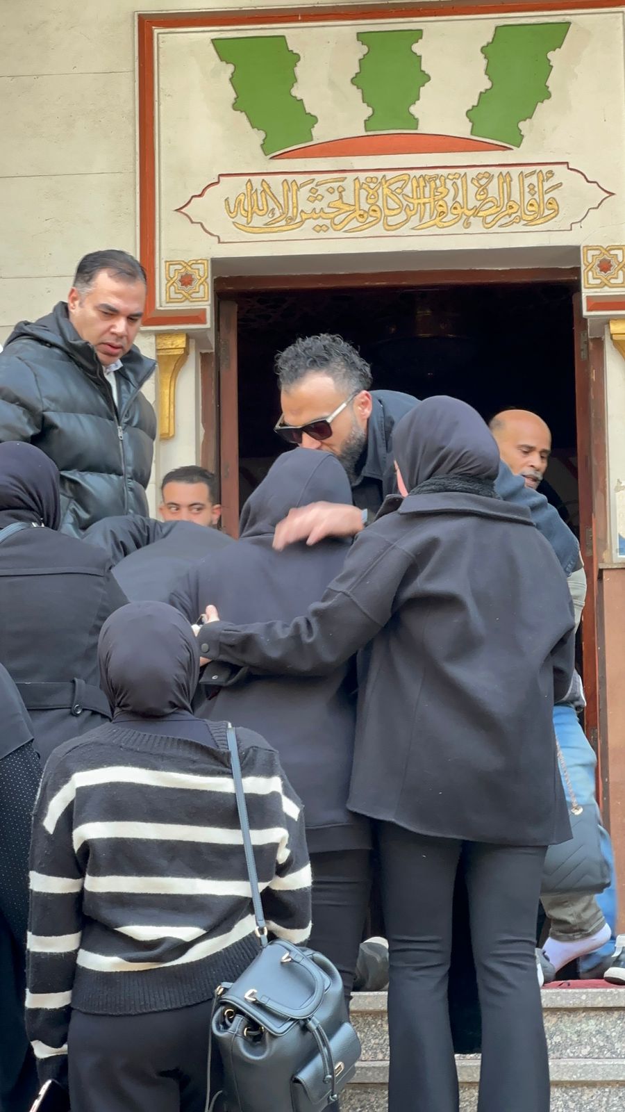 1768479859 87 جنازة شقيقة إبراهيم سعيد من مسجد الإيمان بمكرم عبيد وسط