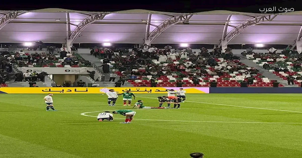 أحمد حسن كوكا يتأثر بالبكاء بعد إصابته القوية في مباراة الاتفاق والأخدود