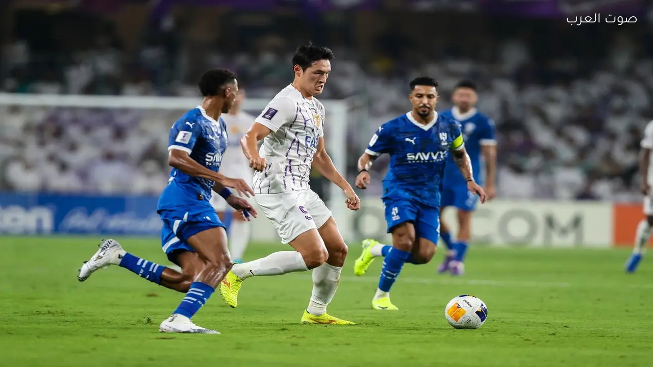 العين يتصدر الدوري الإماراتي بعد الفوز على كلباء