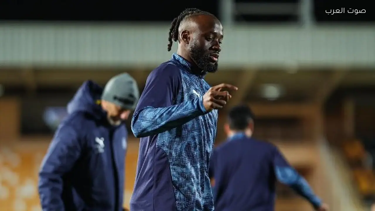 فيستون ماييلي يقود بيراميدز في مواجهة الجونة بالدوري