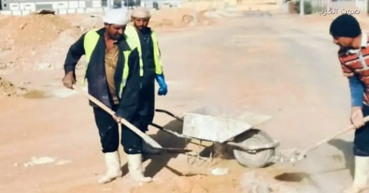 متابعة ميدانية لرفع كفاءة شبكات الصرف في العاشر تنفيذًا لتوجيهات وزير الإسكان