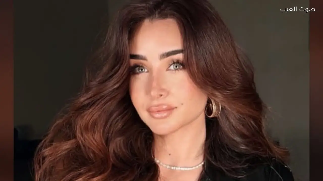 هنا الزاهد تتألق بإطلالة شتوية مميزة