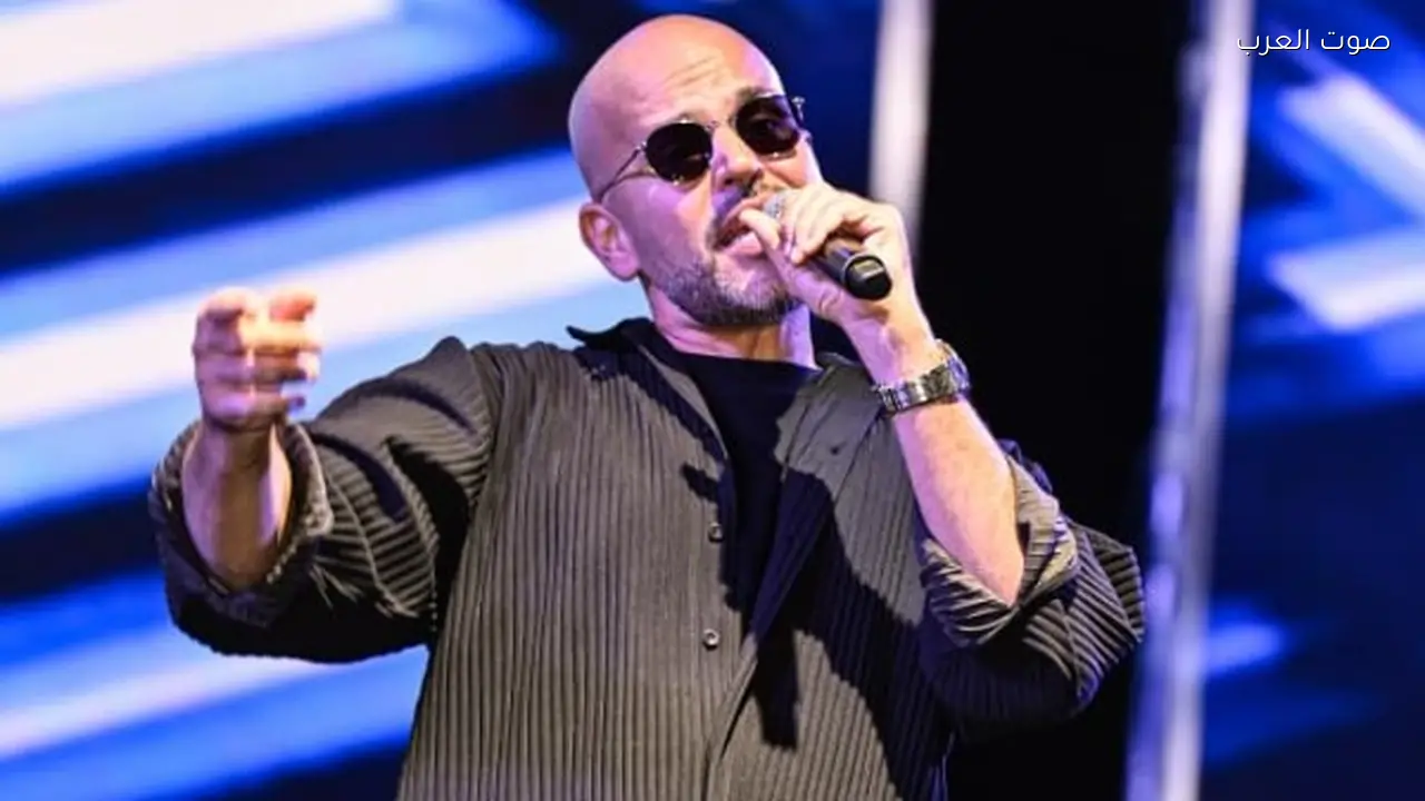 أبو يتألق في حفل تخرج الجامعة الأمريكية