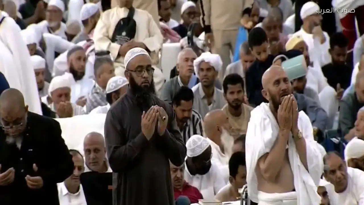 أجواء إيمانية مميزة بين المعتمرين في الحرم المكي