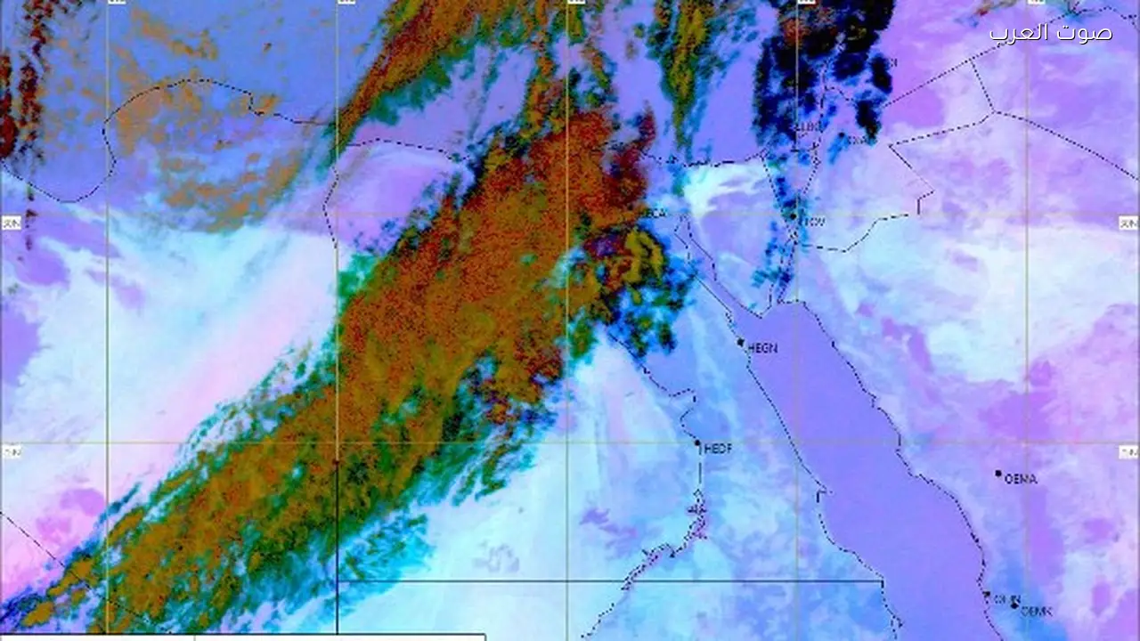 أجواء مغبرة وأتربة عالقة في القاهرة الآن