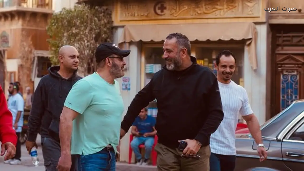 أحمد السقا يتفقد موقع تصوير مسلسل “مناعة”