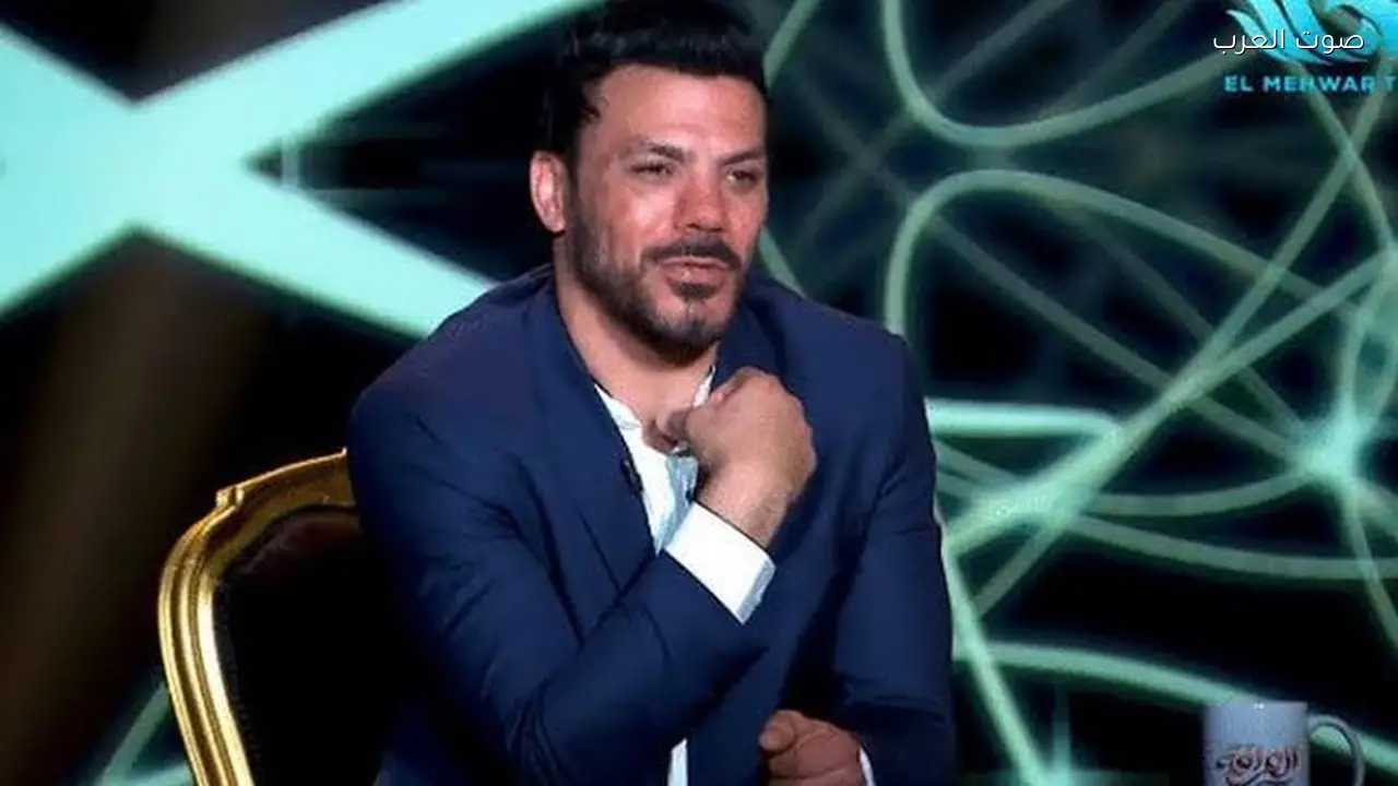 أحمد سليمان: أزمة احتجاز عمرو زكي في المطار تم حلها