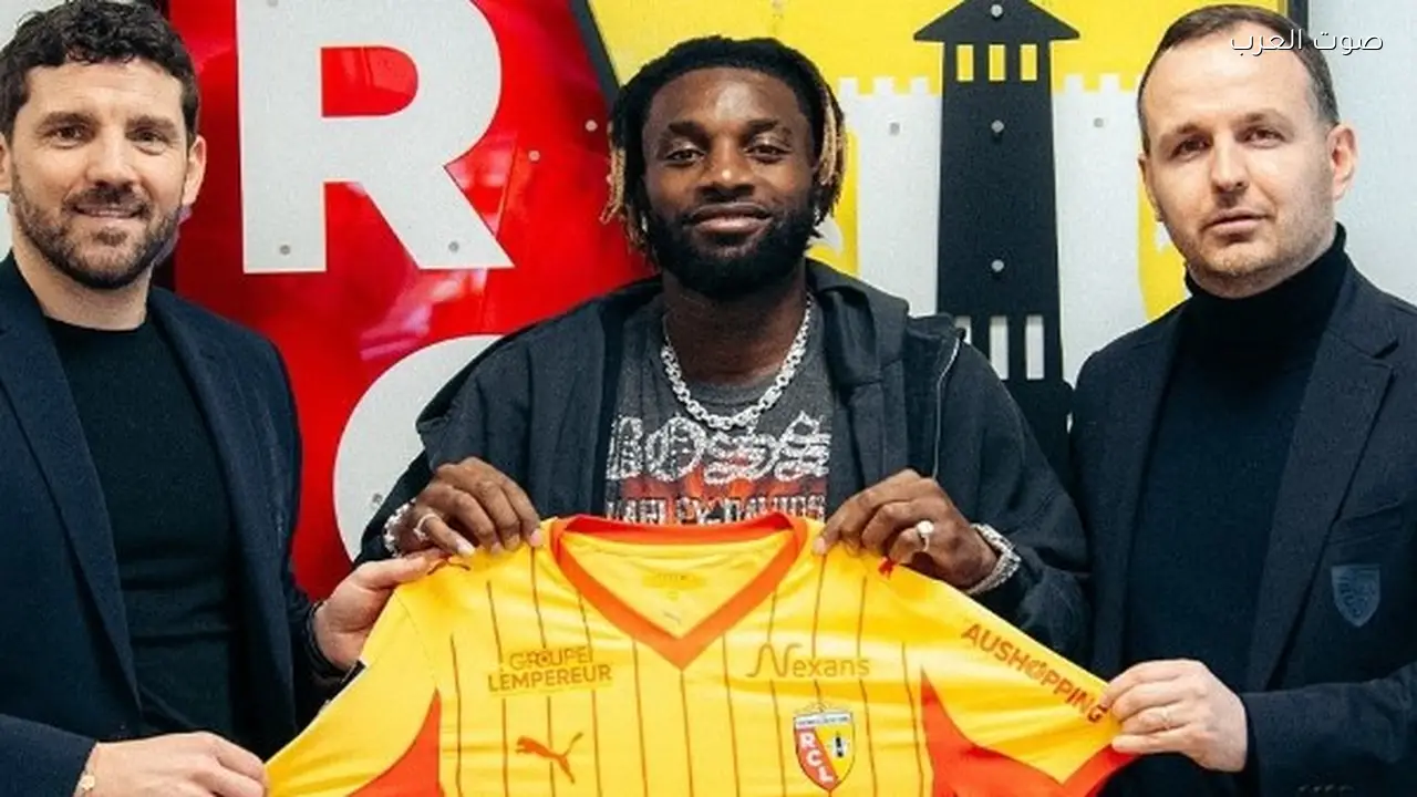 أزمة عنصرية بين فرنسا والمكسيك بسبب لاعب الأهلي السعودي السابق